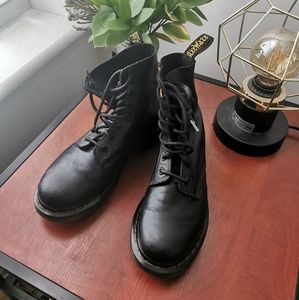 Dr Martens Size 7